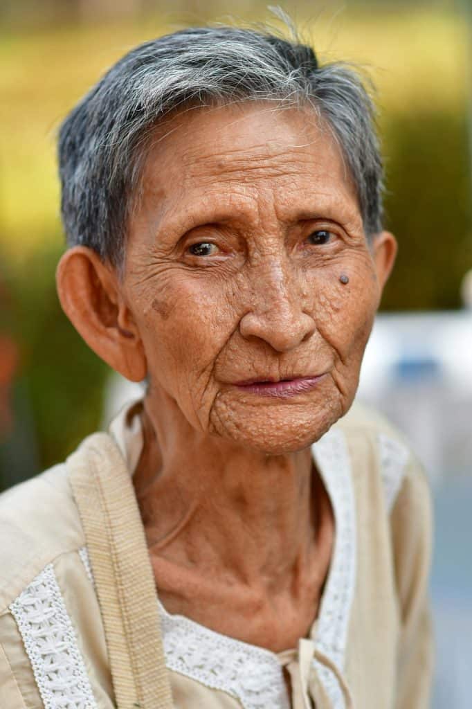 granny, old woman, elderly-4587775.jpg